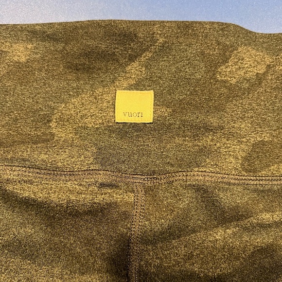 Vuori Elevation Performance Legging VW325 Women’s Small Dark Camo Athletic Gym - Picture 7 of 7